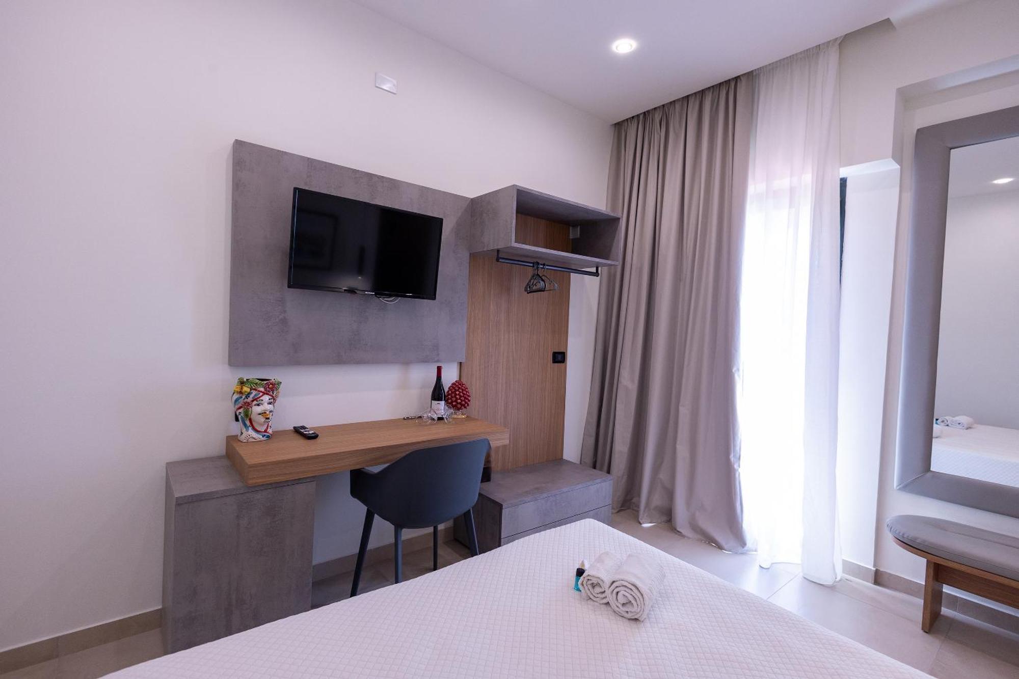 Villa Iris จีอาร์ดีนี นักซอส ภายนอก รูปภาพ
