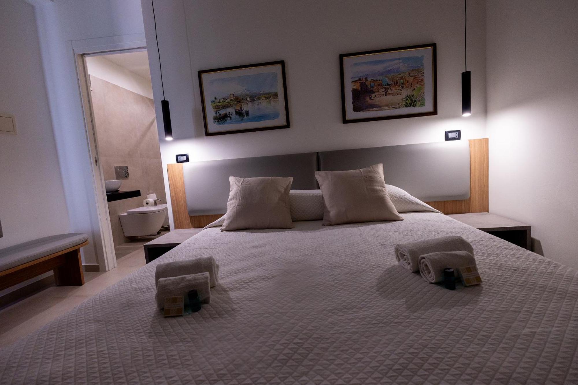 Villa Iris จีอาร์ดีนี นักซอส ภายนอก รูปภาพ